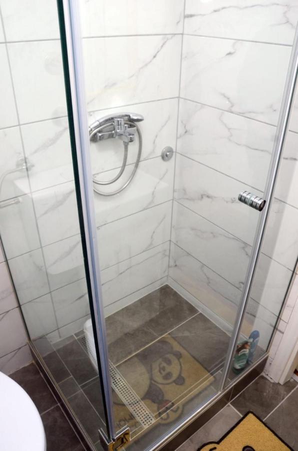 Apartman Djura Belgrado Buitenkant foto