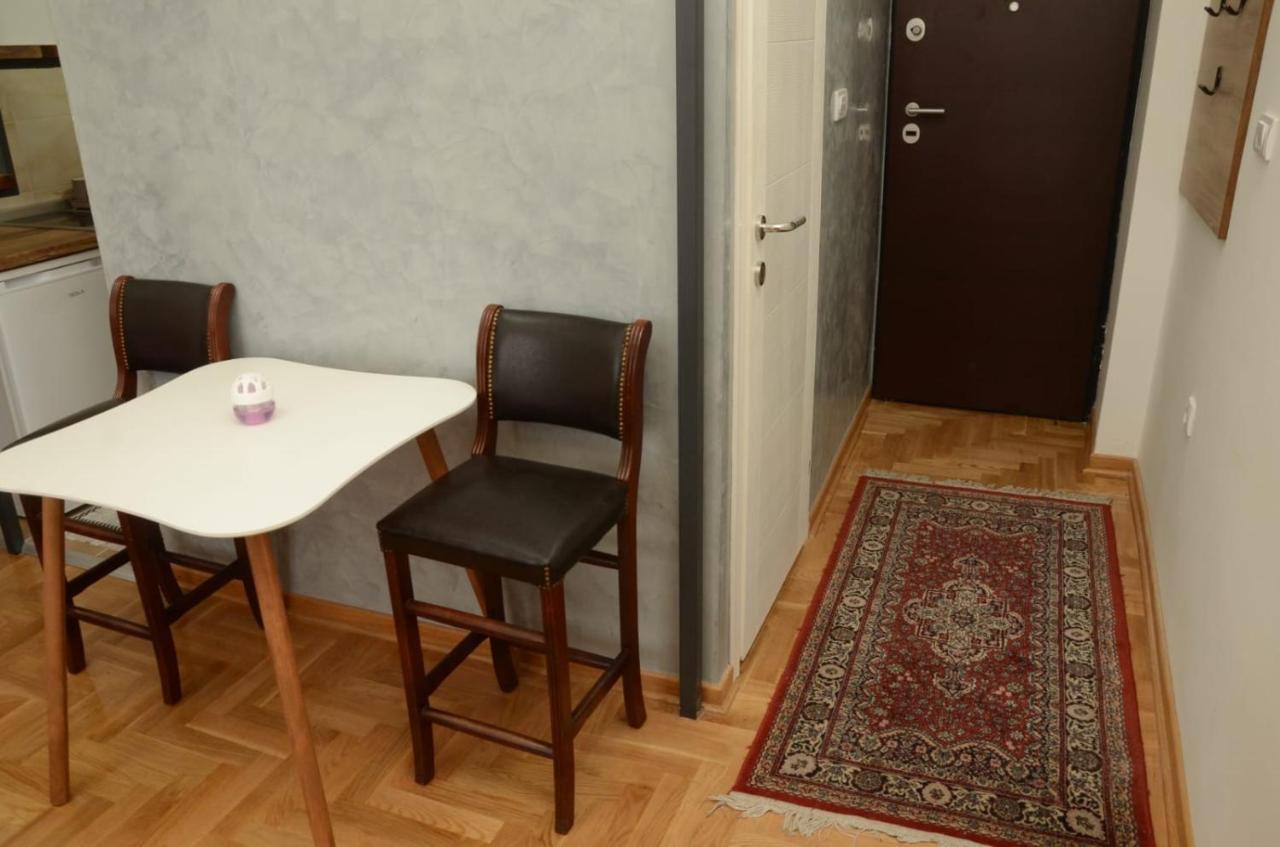 Apartman Djura Belgrado Buitenkant foto